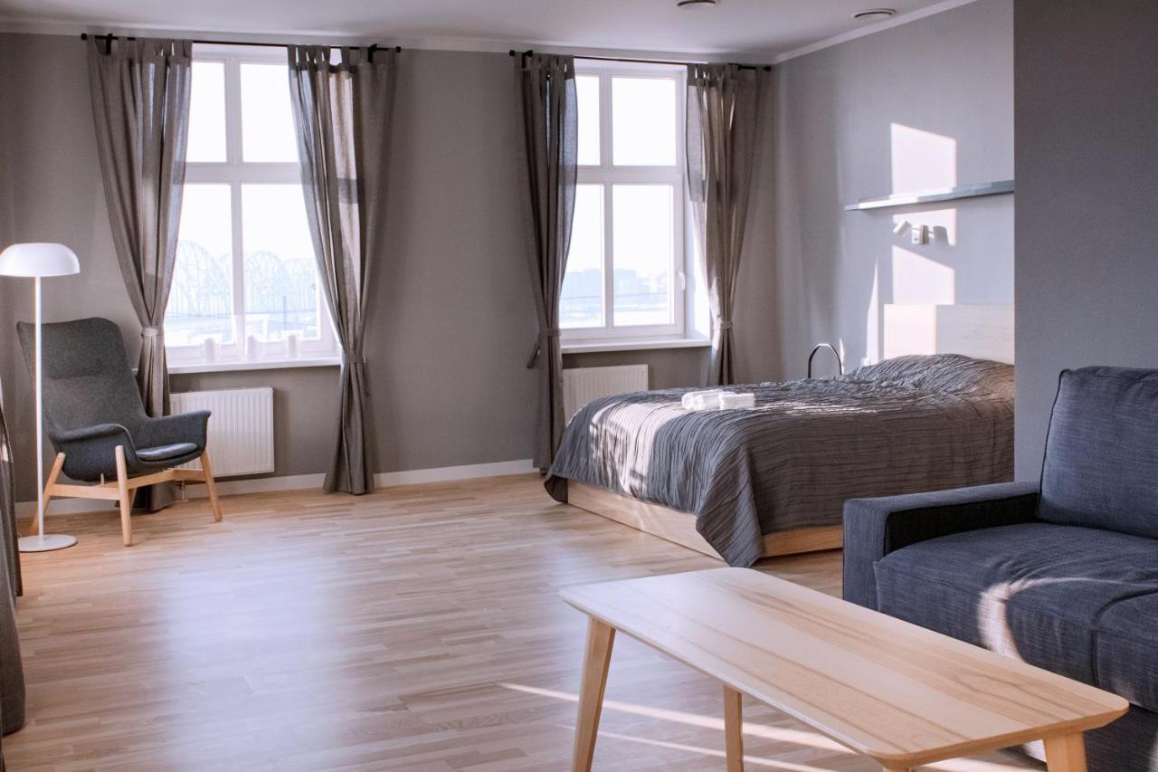 Modern Apartment In Old Riga With A River View Exterior photo